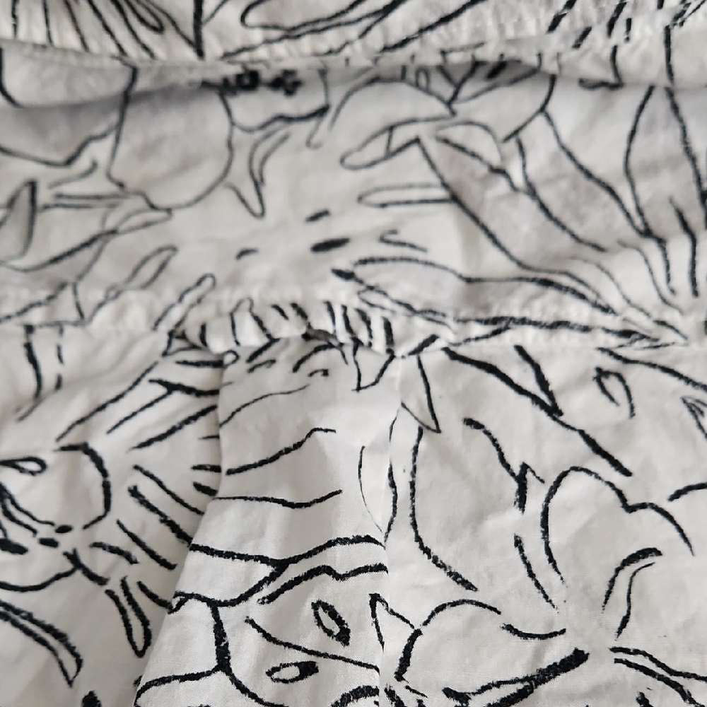 Tommy Bahama Monochrome Floral Button-Down Shirt - Picture 9 of 13